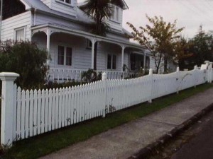 product-83-Picket-fence-900high-scalloped[1]