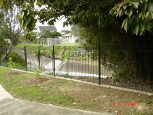 product2-53-Alma-Court-Safety-Fence-20-5-07-2[1]